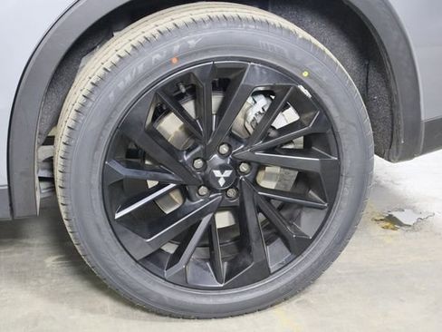 Used 2024 Mitsubishi Outlander SE Black Edition image 37