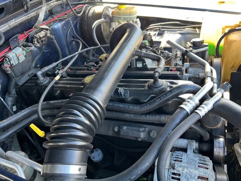 Used 2003 Jeep Wrangler X image 40