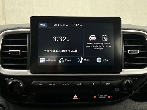 Used 2025 Hyundai Venue SEL image 29