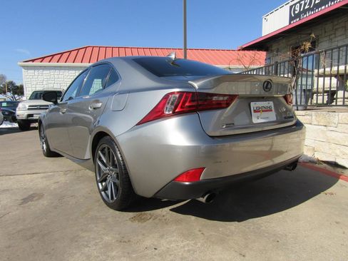 Used 2016 Lexus IS 200t 4dr Sdn image 3
