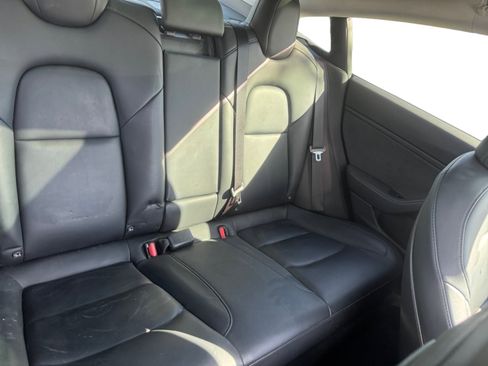 Used 2019 Tesla Model 3 Mid Range image 17