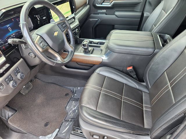 Used 2023 Chevrolet Silverado 1500 High Country w/ Technology Package AWD/4WD image 4