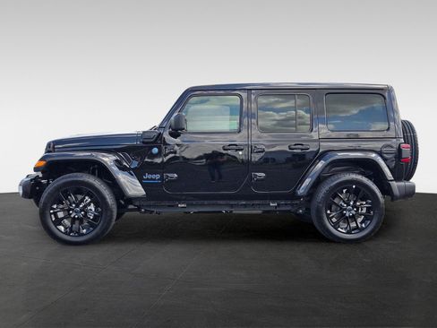 Used 2025 Jeep Wrangler Unlimited Sahara w/ Safety Group AWD/4WD image 8