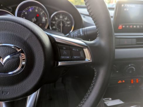 Used 2021 MAZDA MX-5 Miata RF Club RWD image 18