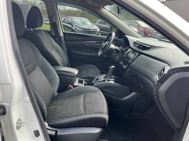 Used 2018 Nissan Rogue SV AWD/4WD image 32