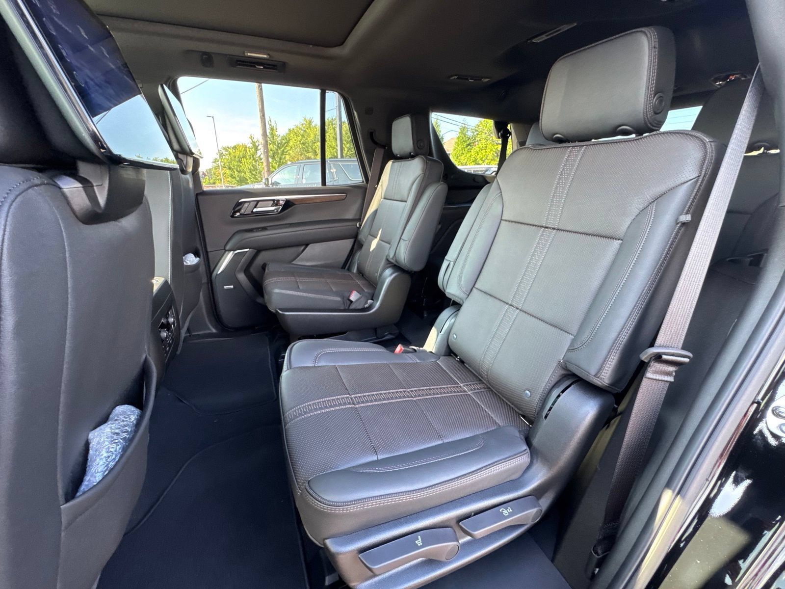 New 2026 Chevrolet Tahoe High Country AWD/4WD image 32