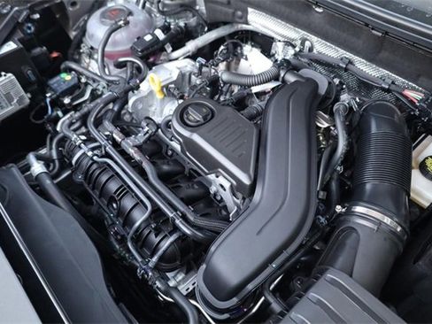 New 2025 Volkswagen Taos S image 24