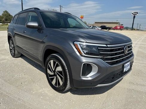 Used 2025 Volkswagen Atlas SE FWD image 6