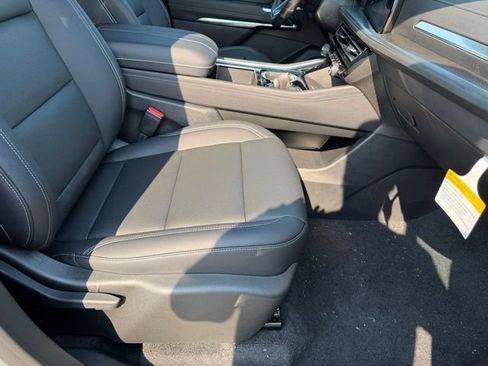 New 2026 Chevrolet Traverse LT w/ Driver Confidence Package FWD image 15