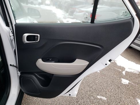 Used 2020 Hyundai Venue SEL w/ Convenience + Premium Package image 18