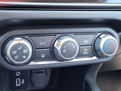 Used 2025 Nissan Versa S image 14