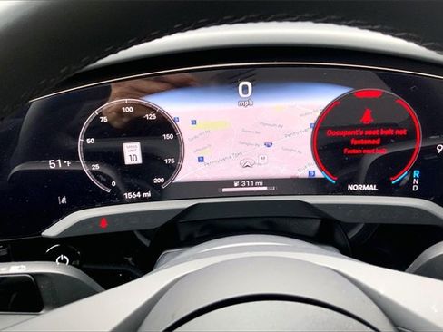 Used 2025 Porsche Taycan image 44