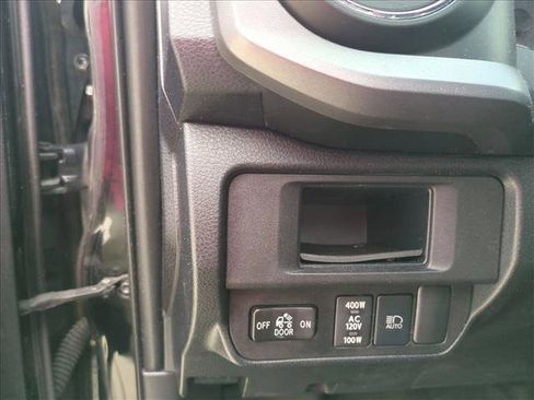 Used 2019 Toyota Tacoma TRD Sport AWD/4WD image 13