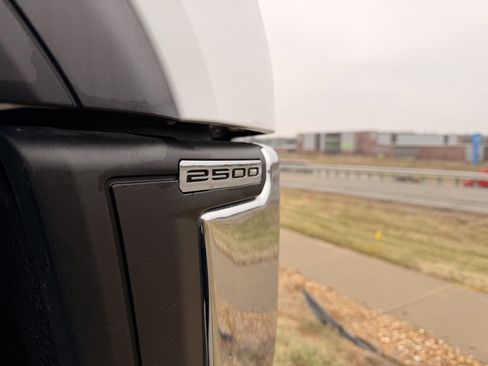 Used 2024 GMC Sierra 2500 Pro w/ Convenience Package image 6