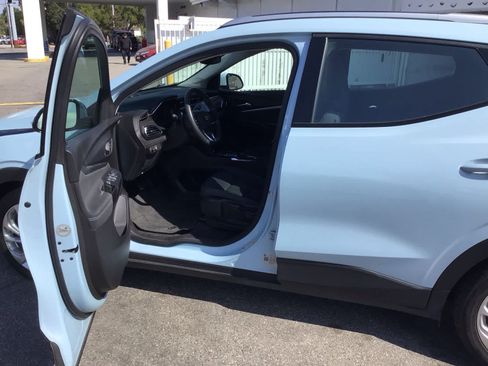 Used 2022 Chevrolet Bolt EUV LT FWD image 5