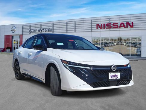 New 2026 Nissan Sentra SR FWD image 4