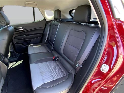 Used 2025 Chevrolet Trax LT FWD image 20