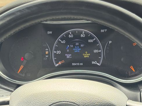 Used 2021 Jeep Grand Cherokee Limited image 14