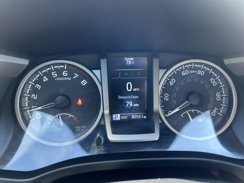 Used 2021 Toyota Tacoma SR5 RWD image 18