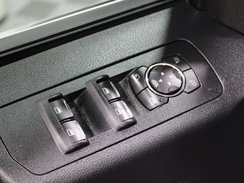 Used 2015 Ford F150 Platinum w/ Equipment Group 701A Luxury AWD/4WD image 7