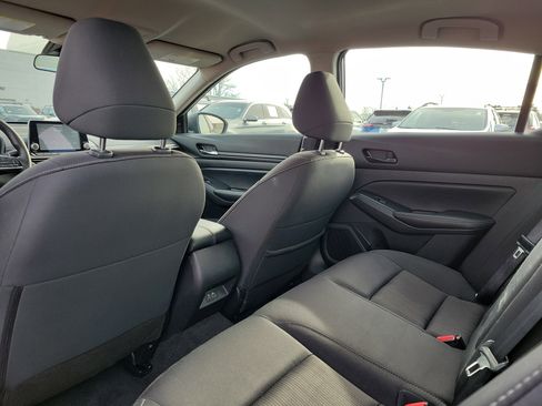 Used 2024 Nissan Altima 2.5 SV image 14