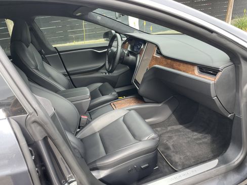 Used 2021 Tesla Model S Long Range Plus image 9