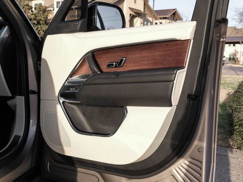 Used 2023 Land Rover Range Rover SE image 50