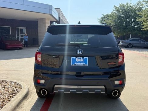 Used 2023 Honda Passport TrailSport image 4