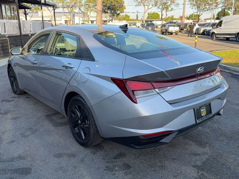 Used 2021 Hyundai Elantra SEL image 6