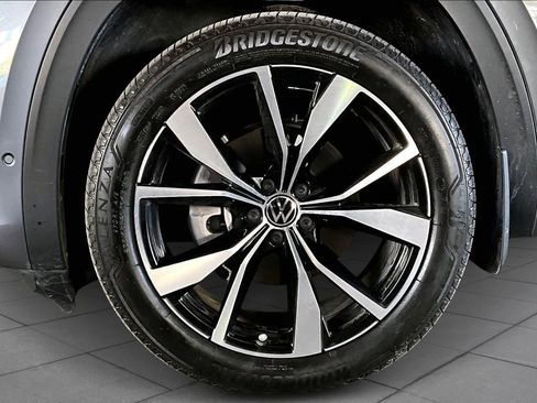 Used 2024 Volkswagen Atlas Cross Sport SEL Premium R-Line image 10