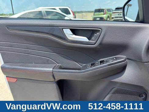 Used 2025 Ford Escape ST-Line Select AWD/4WD image 26