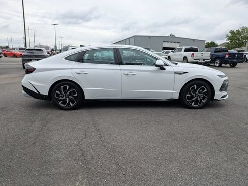 Used 2025 Hyundai Sonata SEL FWD image 3