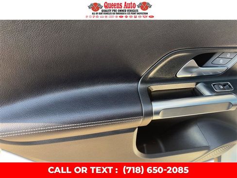 Used 2021 Mercedes-Benz GLB 250 4MATIC w/ Premium Package image 25