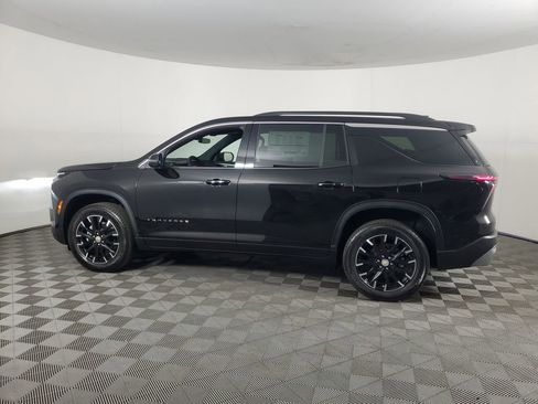 New 2026 Chevrolet Traverse LT w/ Sun and Wheel Package FWD image 7
