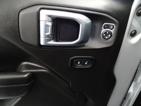 Certified 2022 Jeep Wrangler Unlimited Sport w/ Sun And Sound Package image 3