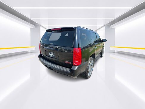 Used 2008 GMC Yukon SLT w/ SLT Preferred Equipment Group RWD image 4
