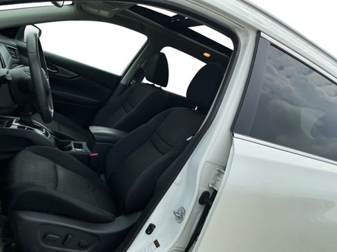 Used 2017 Nissan Rogue SV AWD/4WD image 9