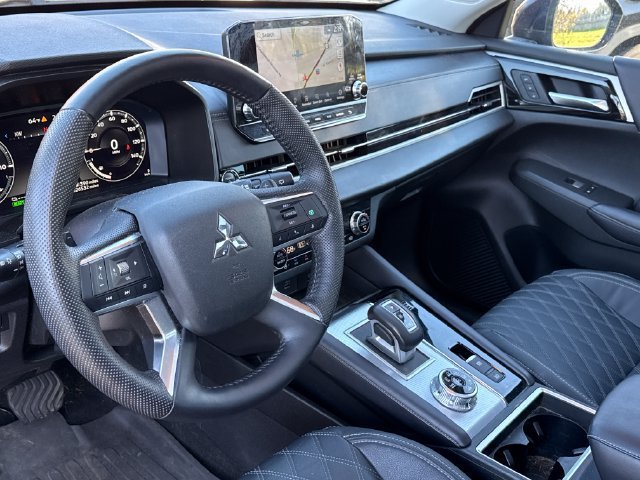 Used 2023 Mitsubishi Outlander SEL AWD/4WD image 18
