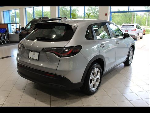 Certified 2023 Honda HR-V LX image 5