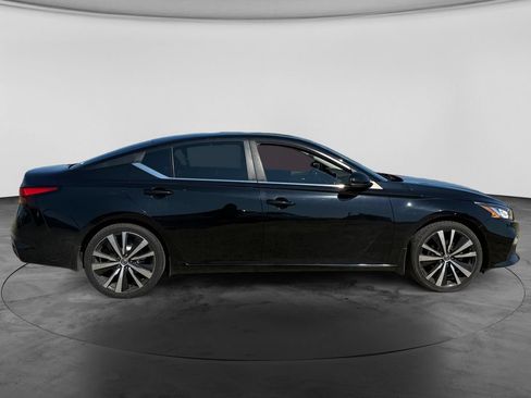Used 2019 Nissan Altima 2.5 SR w/ SR Premium Package FWD image 11