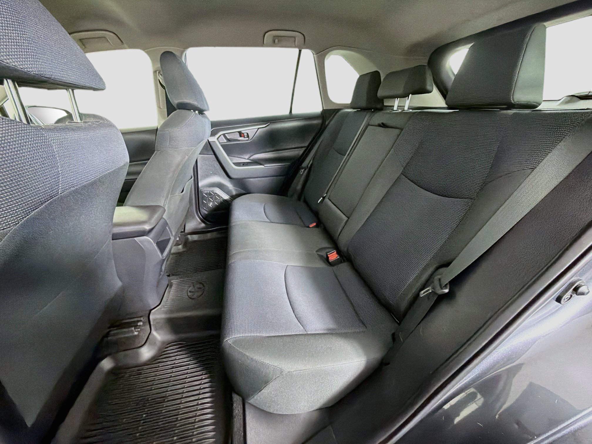 Used 2020 Toyota RAV4 LE w/ All Weather Liner Package AWD/4WD image 26