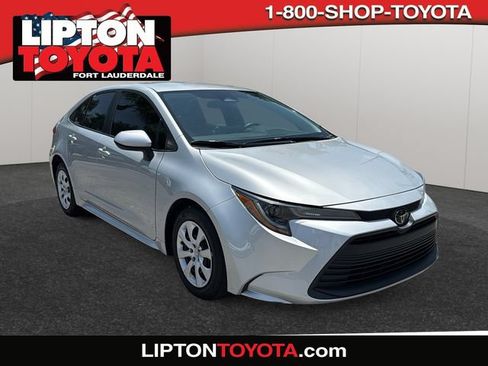 Used 2024 Toyota Corolla LE FWD image 1