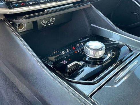 Used 2024 Jeep Wagoneer 4WD image 23