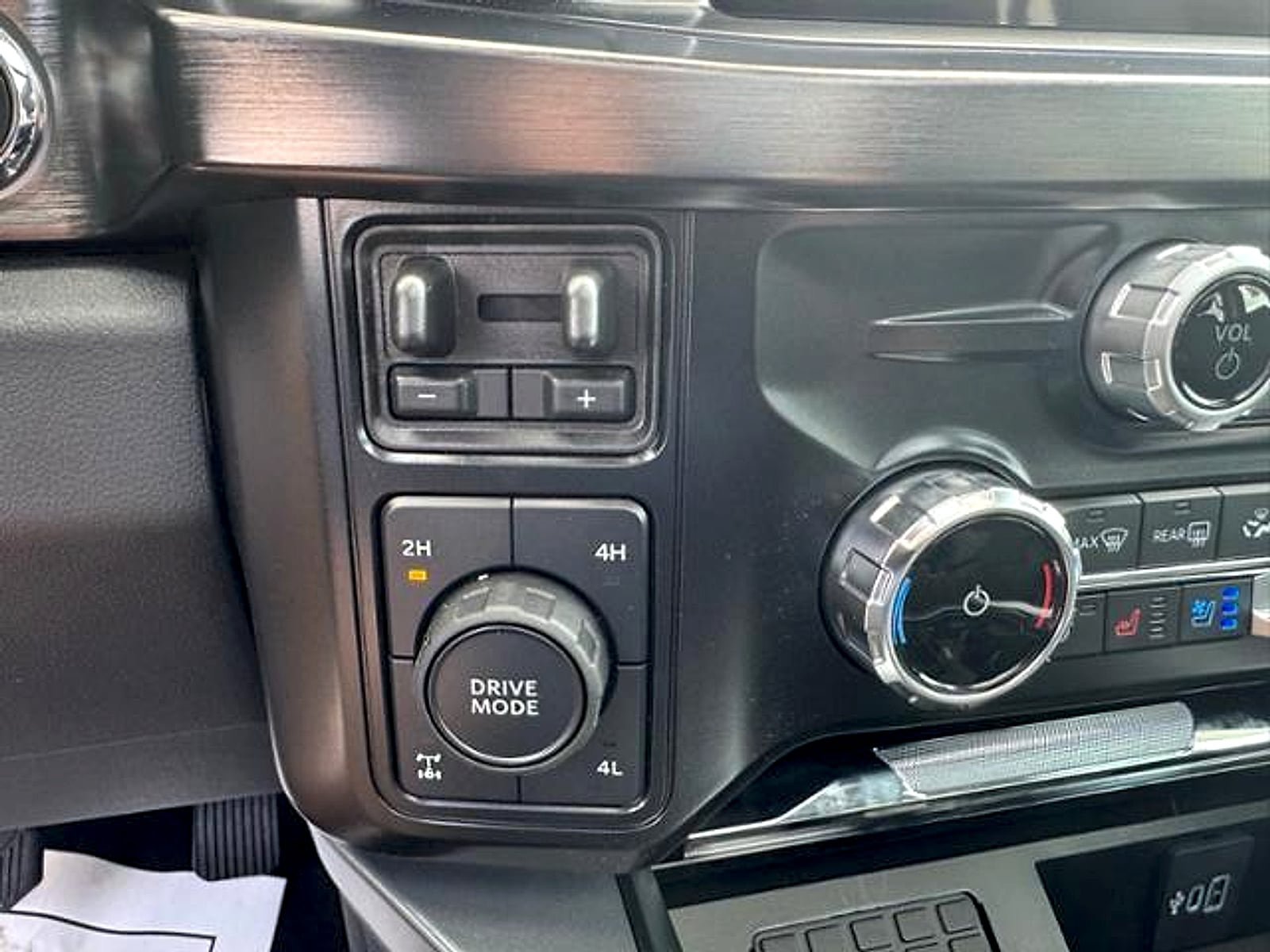 New 2025 Ford F350 Lariat w/ Lariat Ultimate Package AWD/4WD image 23