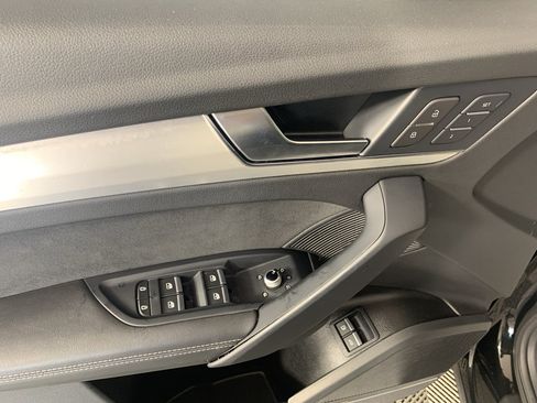 Used 2022 Audi Q5 e Prestige AWD/4WD image 14