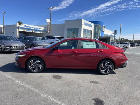 New 2025 Hyundai Elantra Sport image 13