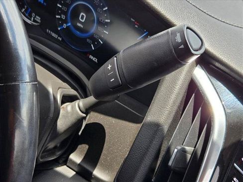 Used 2018 Cadillac Escalade Premium Luxury AWD/4WD image 17