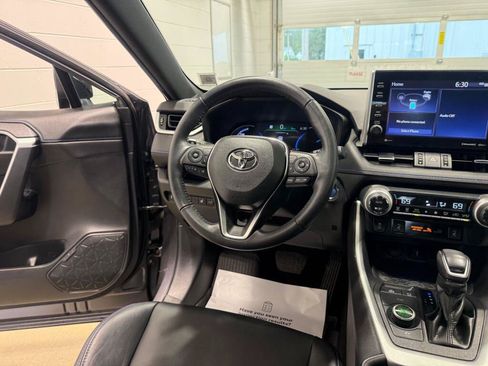 Certified 2022 Toyota RAV4 XSE w/ XSE Grade Weather Package AWD/4WD image 19