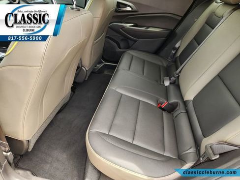 Used 2025 Chevrolet Trax ACTIV w/ Driver Confidence Package FWD image 29