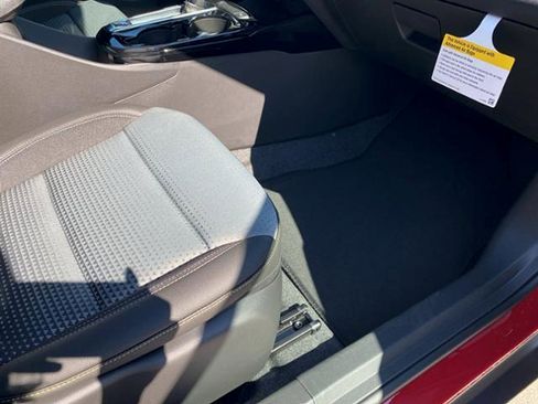 New 2026 Chevrolet Trax LT w/ Sunroof Package FWD image 23